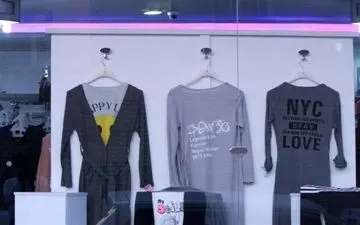 ممنوعیت تولید و فروش "مانتوهای جلوباز و شیشه‌ای" 