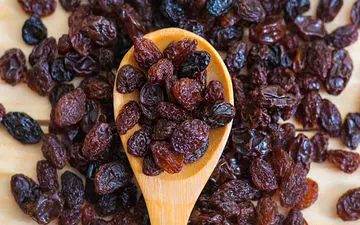 فرار از آلزایمر و سردی مزاج با خوردن مویز 