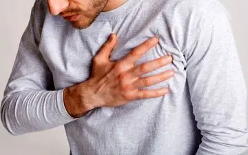 چه زمانی درد قفسه سینه نشانه وضعیت اضطراری است؟