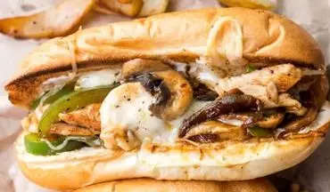 طرز تهیه ساندویچ مرغ گریل شده با سس قارچ خانگی