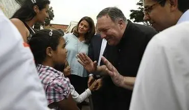 پامپئو با مهاجران ونزوئلایی در مرز کلمبیا دیدار کرد
