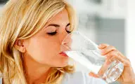قبل از نوشیدن مایعات کمی نمک به آنها اضافه کنید تا از گرمازدگی با این شدت در امان بمانید