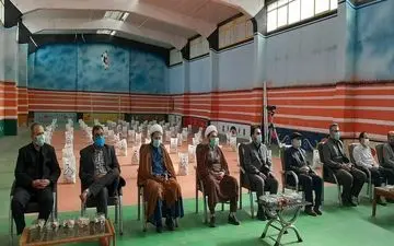 
توزیع بسته های معیشتی در بین خانواده های زندانیان