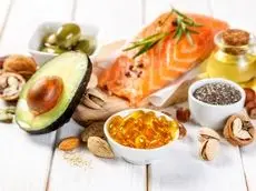 برای سلامت قلب و مغز چقدر امگا ۳ نیاز داریم؟ راهکار ساده متخصصان برای جبران کمبود اسیدهای چرب ضروری