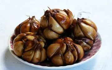 سیر ترشی خوشمزه و خوشرنگ مرحله به مرحله رو این طوری درست کن