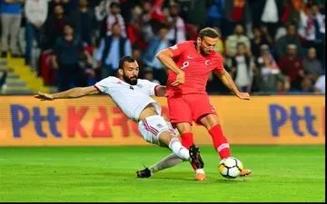 منتقد عدم حضور سیدجلال و وریا در تیم ملی هستم!