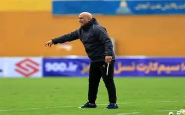 
منصوریان: بازیکنان و کادرفنی ام پنج، شش ماه است که ریالی پول به خانه نبرده اند