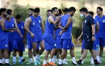 تصمیم فرهاد؛دو گزینه استقلالی‌ها برای دفاع راست