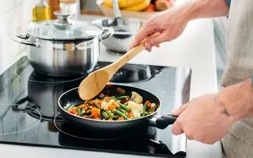 با این کار غذای خود را سمی می کنید!