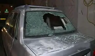 حمله اراذل و اوباش با پتک و قمه به خودروهای مردم در ورامین + فیلم 