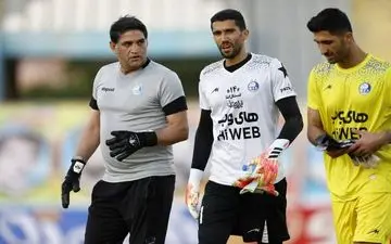 استقلال هر دو دروازه بانش را می خواهد