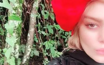 تیپ متفاوت سحر قریشی در سفرش به خارج از کشور