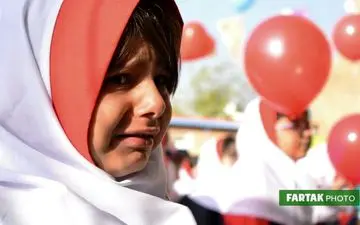 شور و اشتیاق فرشتگان مهرآفرین دبستان مهر آذین در اولین روز مهر 