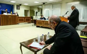 حاشیه های چهارمین جلسه دادگاه بانک سرمایه