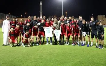 تقدیر باشگاه قطری از پیشکسوت استقلالی + عکس