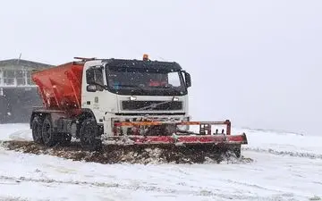 برف جاده کرج - چالوس را مسدود کرد