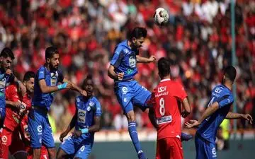 حاشیه های دربی89/اعتراض شدید استقلالی ها به 2 پرسپولیسی