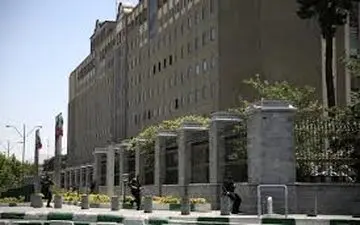 
یک زن؛ معمای حمله تروریستی داعش به مجلس/ چطور یک گونی اسلحه وارد مجلس شده است؟