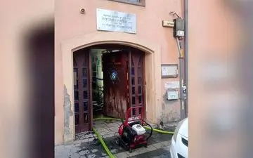 یک کنیسه در تل‌آویو به آتش کشیده شد