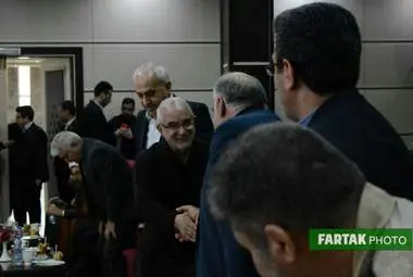 تجلیل از صادر کنندگان برتر در اتاق بازرگانی،صنایع و معادن استان کرمانشاه به روایت تصویر