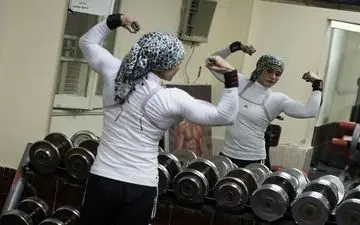 چرا زنان هر چقدر بدنسازی می روند عضلاتشان حجیم نمی شود؟