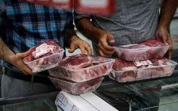 آغاز توزیع گوشت گوسفندی منجمد تنظیم بازار در کرمانشاه 