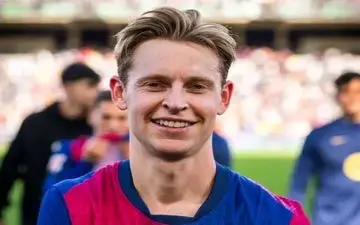 دی‌یونگ با لایک یک پست جنجالی شد