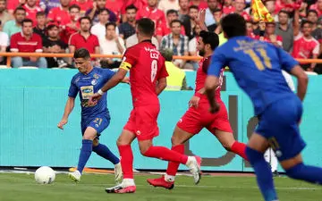  استقلال و پرسپولیس 10 و 11 آبان به میدان می روند