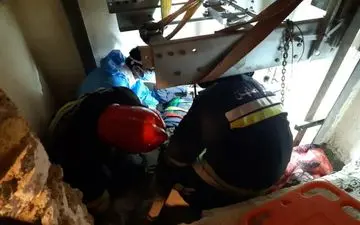 سقوط مرد جوان به داخل چاهک آسانسور