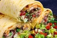 طرز تهیه ساندویچ گوشت چرخ‌ کرده با پنیر پیتزا؛ خوشمزه و آسان