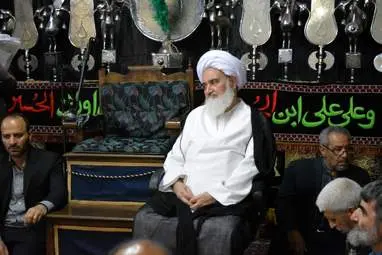 دیدار نماینده ولی‌فقیه و امام جمعه کرمانشا با مردم شاطرآباد در مسجد انصار‌الحسین به روایت تصویر