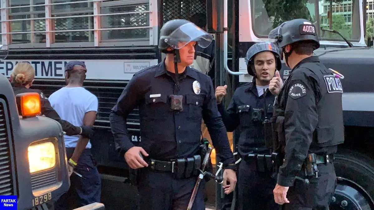حمله پلیس لس‌آنجلس به معترضان