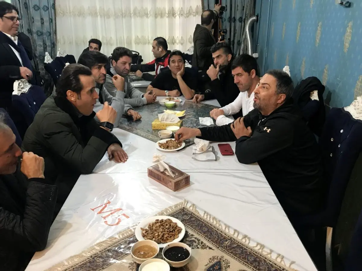 ورود ستارگان فوتبال ایران به مناطق زلزله زده کرمانشاه +تصاویر