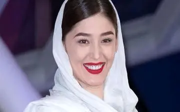 
ژست عجیب و غریب فرشته حسینی در خیابان + عکس
