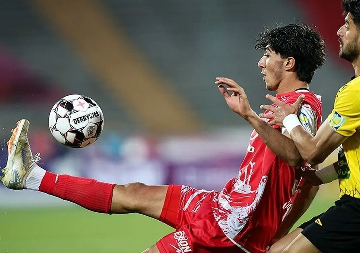 پرسپولیس در نیمهٔ اول مغلوب فجرسپاسی شد؛ انتظار واکنش سرخپوشان در نیمهٔ دوم