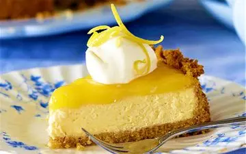 چیزکیک زعفرانی، دسری مجلسی و بی‌نظیر: راز طعم اصیل زعفران! + طرز تهیه