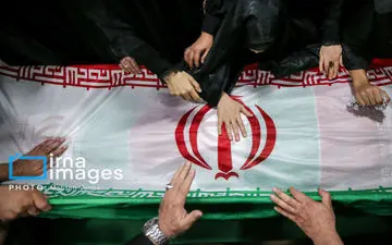 وداع با پیکرهای مطهر پنج شهید والامقام از یک خانواده در اراک