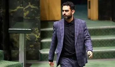 واکنش تند امیرحسین ثابتی درخصوص داشتن خط سفید و گوشی آیفون