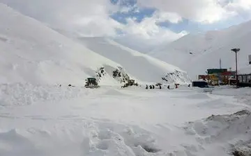 سقوط بهمن جان دو کوهنورد را در گردنه خان بانه گرفت