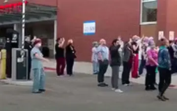  ادای احترام به کادر درمان به سبک کانادایی‌ها