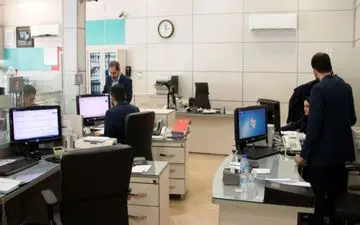 عدم تناسب حقوق کارکنان دولت  با تورم / دولت و مجلس به چه می اندیشند؟! 