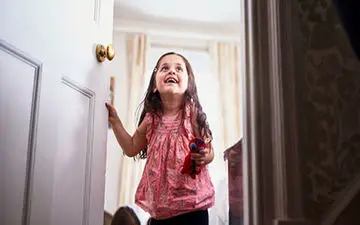  اگر کودک رابطه جنسی والدین را دید چه باید کرد؟ | سوالات کودک درباره بچه چطوری درست می شود؟ 