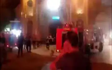 تلاش آتش نشان ها در حرم حضرت معصومه(س)