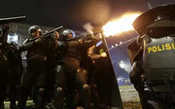 حمله پلیس به معترضان انتخاباتی در جاکارتا