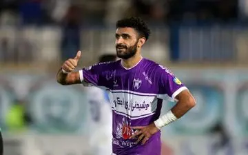 بابک مرادی از هوادار جدا می‌شود