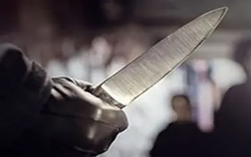 تصمیم وحشتناک زن جوان برای فرار از دست راننده زورگیر 