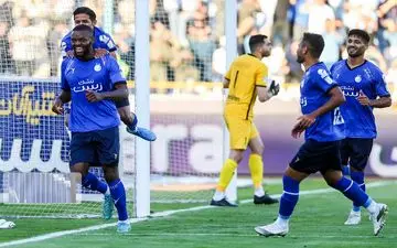 لطیفی: هواداران استقلال به داوری‌ها بدبین شده‌اند/ تیم ساپینتو به هماهنگی رسیده است