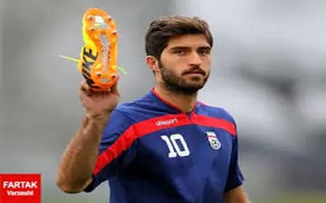 تصویر همسر، پدر و مادر کریم انصاری‌فرد روی قلم‌بند او