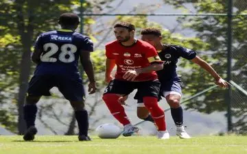 بازوبند کاپیتانی تراکتور به شجاع خلیل زاده رسید