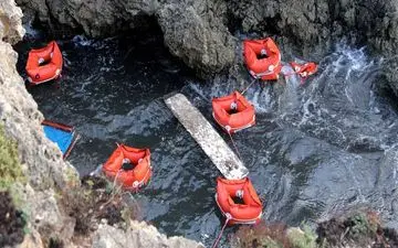 کشته شدن 41 مهاجر در آب‌های ساحلی ایتالیا